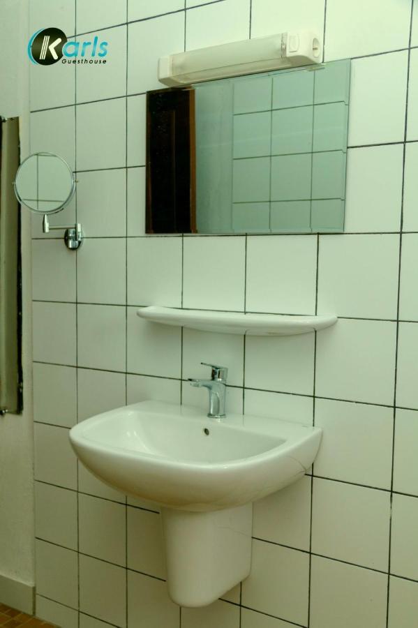 Karls Guesthouse コトヌー エクステリア 写真