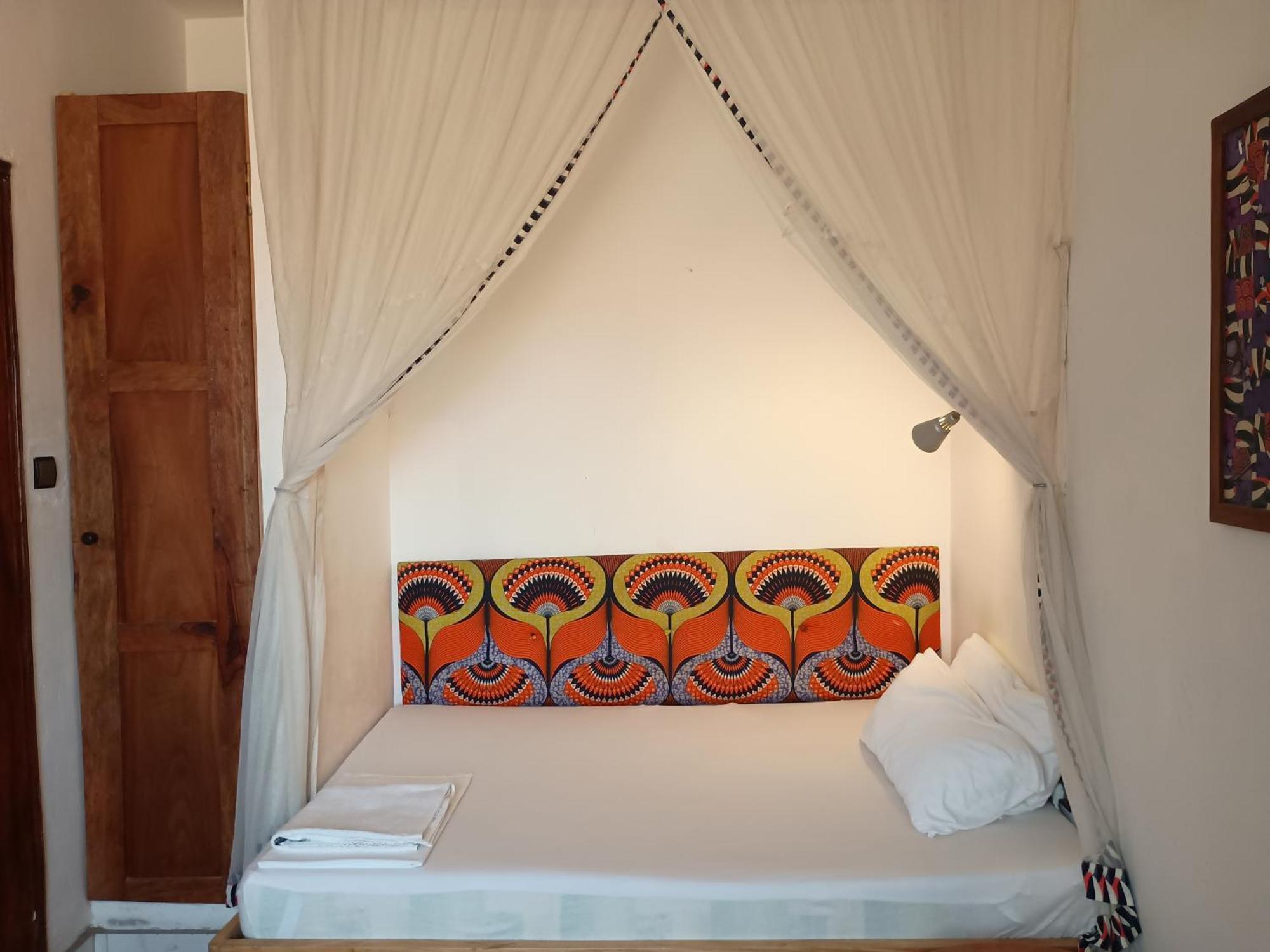 Karls Guesthouse コトヌー エクステリア 写真